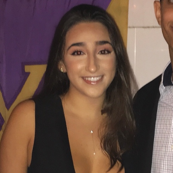 Meet your Posher, Michaela - Picture 1 of 1